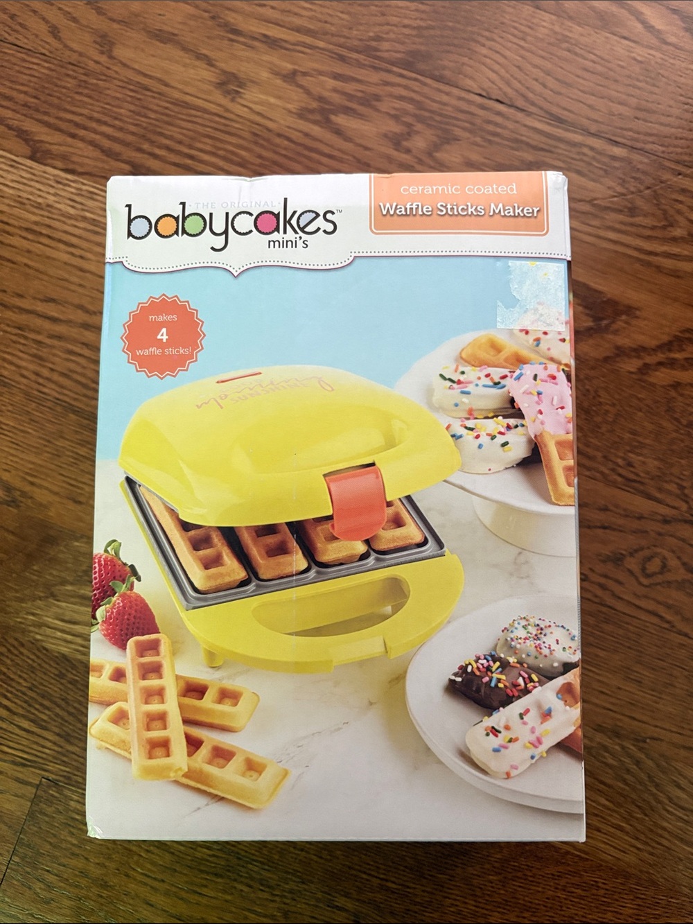 Babycakes mini Ceramic Coated Waffle Sticks Maker - Picture 3 of 4